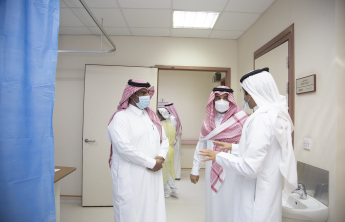 The Vice Rector for Educational and Academic Affairs visits the Covid-19 Vaccination Center at the University Hospital