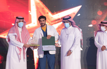 دكتور العصيمي يشارك في تكريم الفائزين في مسابقة مواهب السادسة