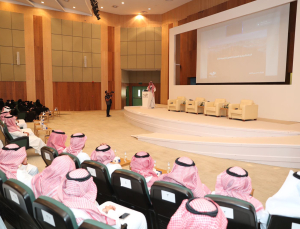 الجامعة تقيم لقاءً بأعضاء هيئة التدريس والطلاب حول الخطط الدراسية المعتمدة للفصول الدراسية الثلاثة
